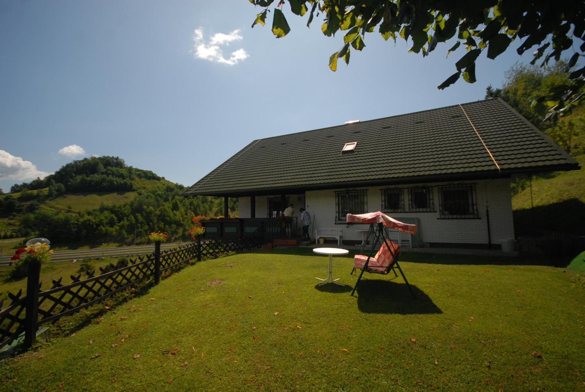 Pod Orehi Guest House Loce pri Poljcanah Bagian luar foto