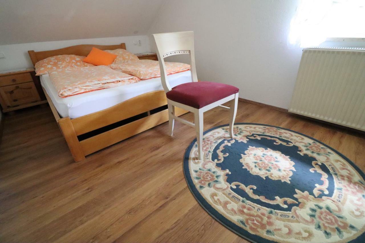 Pod Orehi Guest House Loce pri Poljcanah Bagian luar foto